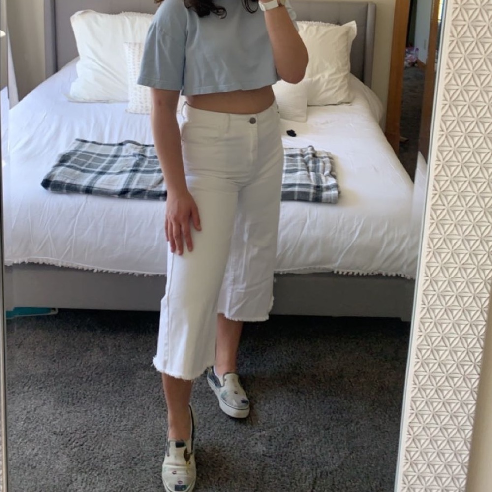 Forever 21 jeans size us 28. Worn a couple times but in great shape.